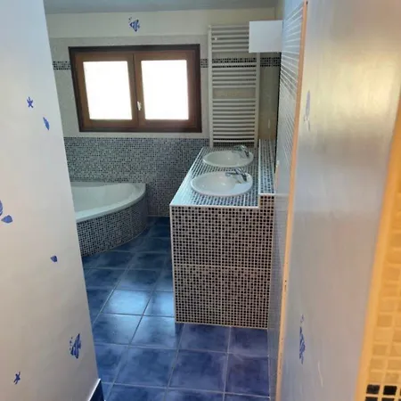 Avec Piscine, Saison Estivale 3* Urrugne