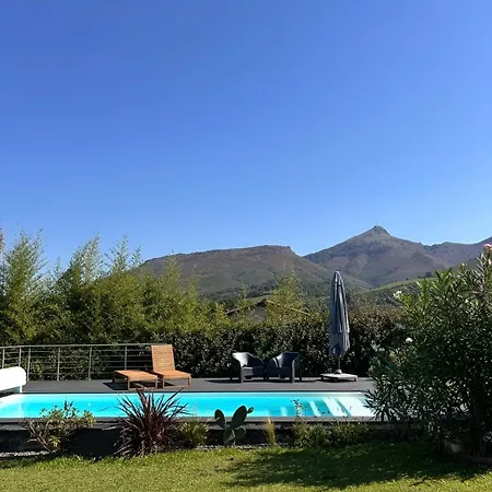 Avec Piscine, Saison Estivale 3* Urrugne